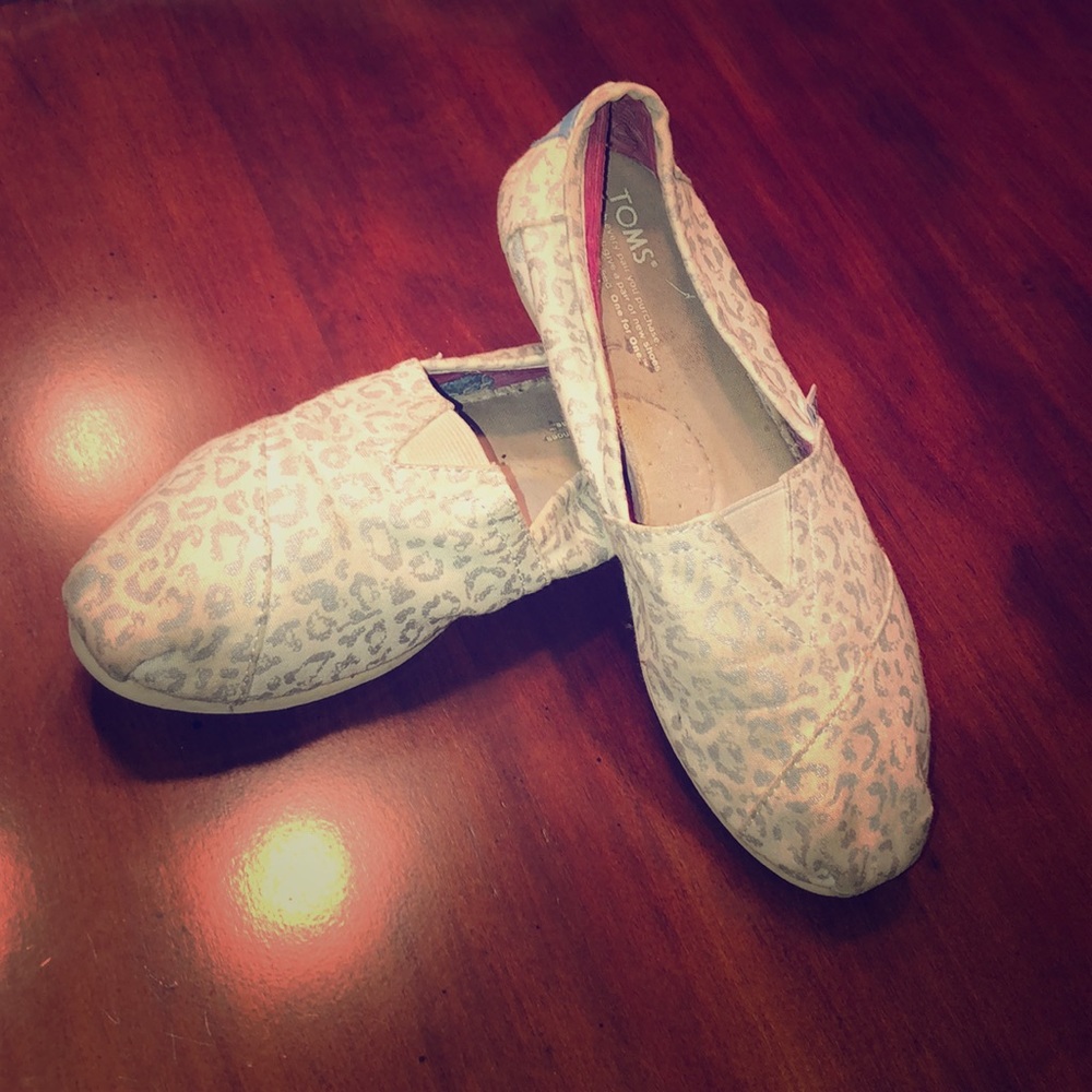 Toms leopard print